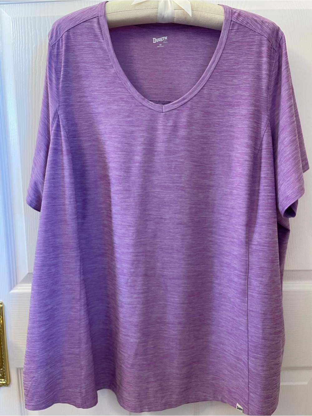 Duluth Trading Co Armachillo cooling Lavender Heather V-Neck Short Sleeve Tee